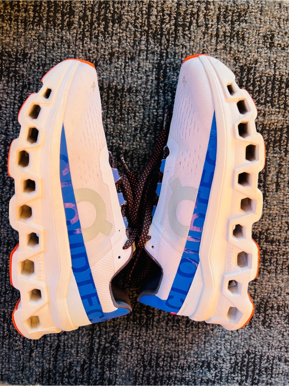 On Running WOMEN'S CLOUDMONSTER On Brand White/Frost Blue Cloud CloudTec Runnin